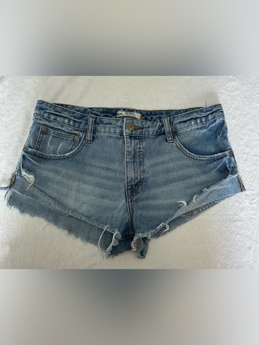 Free People Size 27 High Waist Boho Cowgirl Thrashed Denim Jean Booty Shorts - Picture 1 of 8